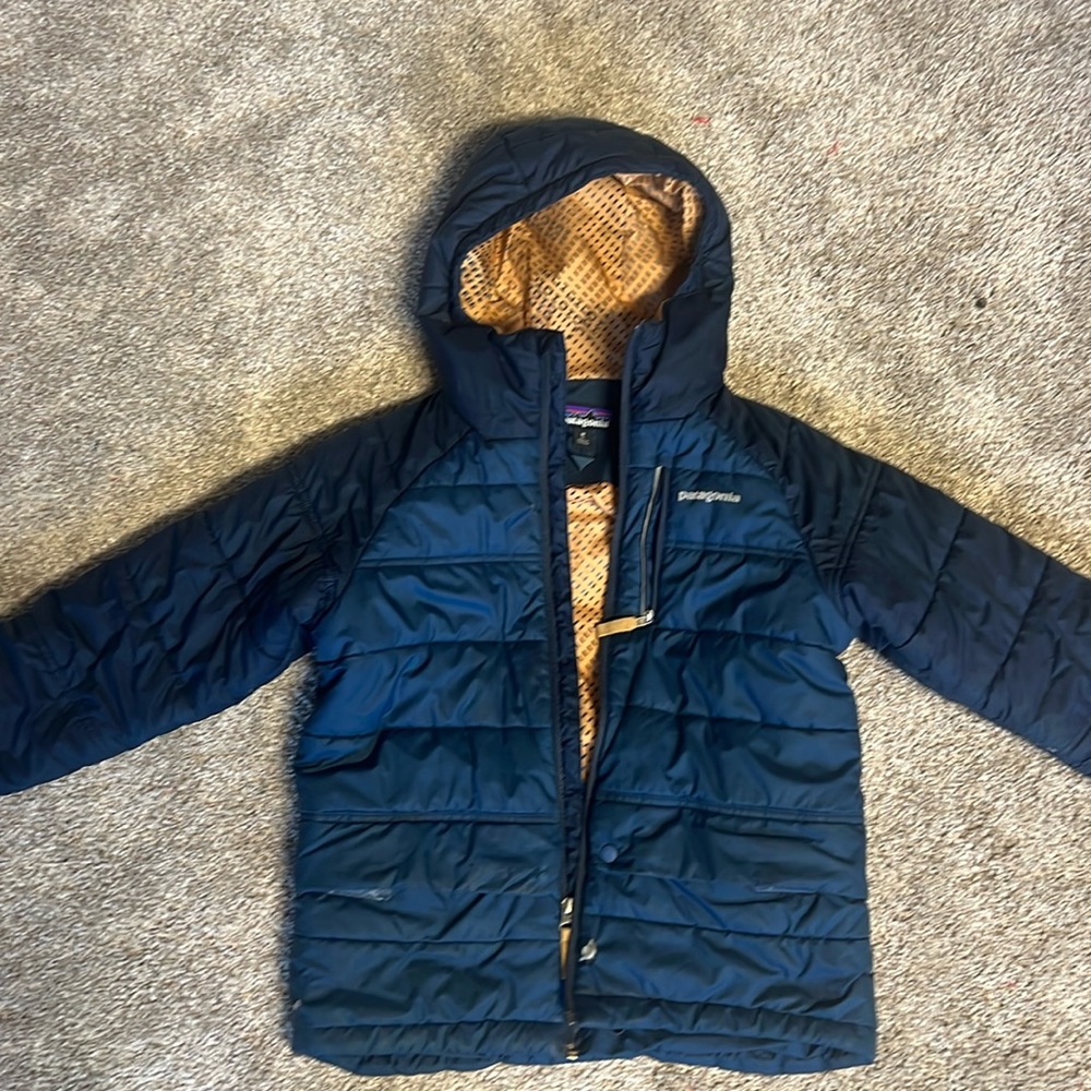 Patagonia pine grove boys puffer size medium